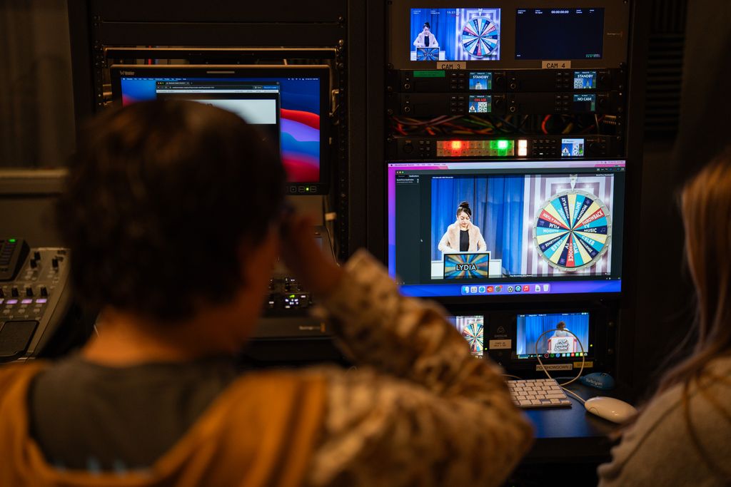 Behind the Scenes of Pop Showdown