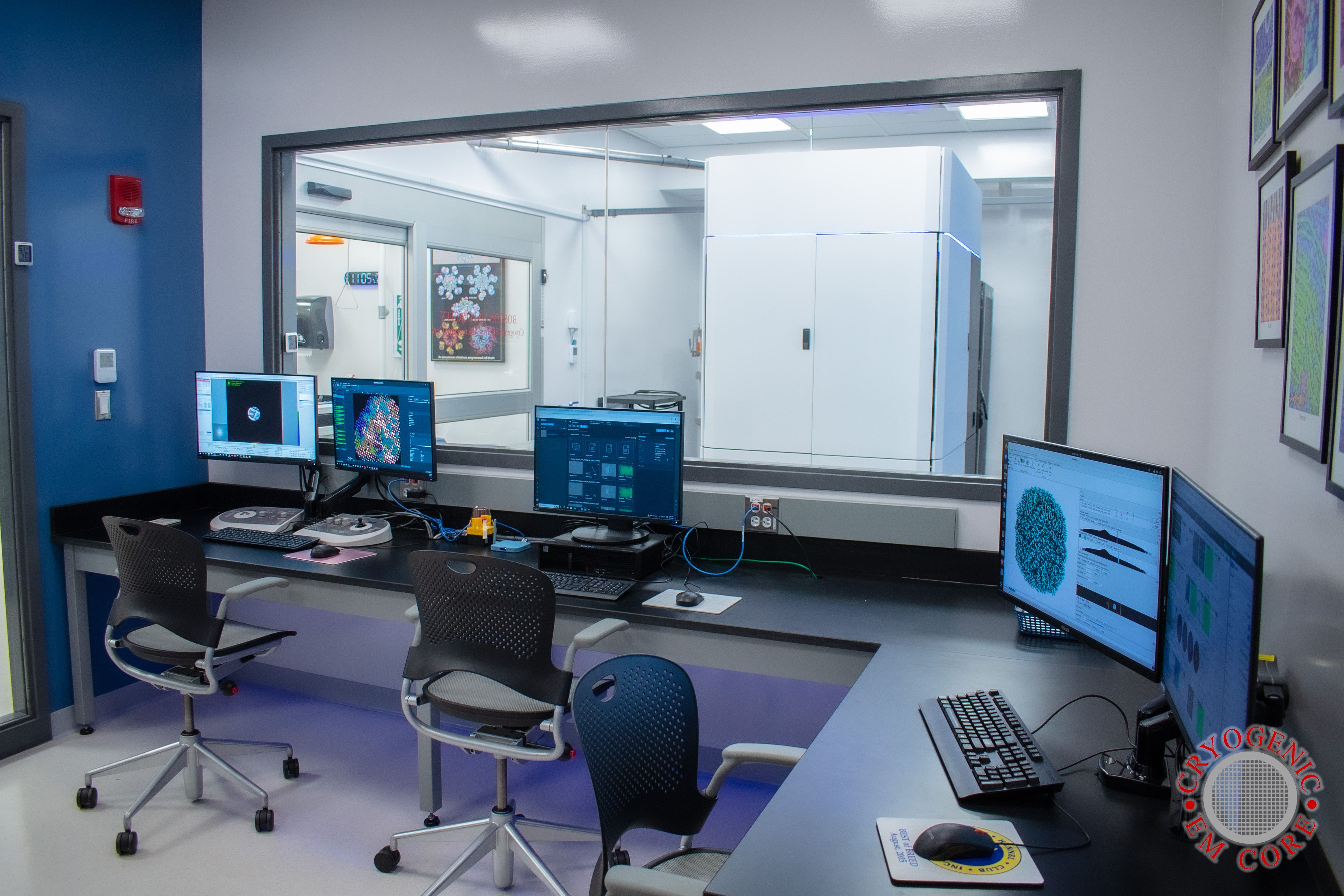 Computer control room with a view of the Glacios cryo electron microscope