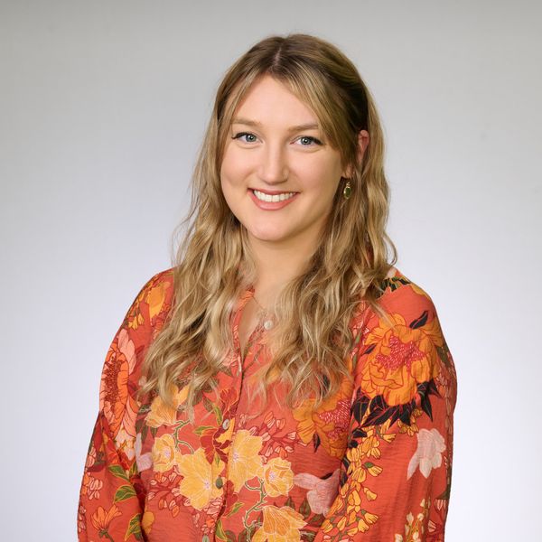 Headshot of Emily Saunders