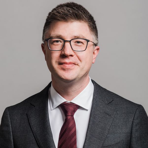 Dr Nate Jones
