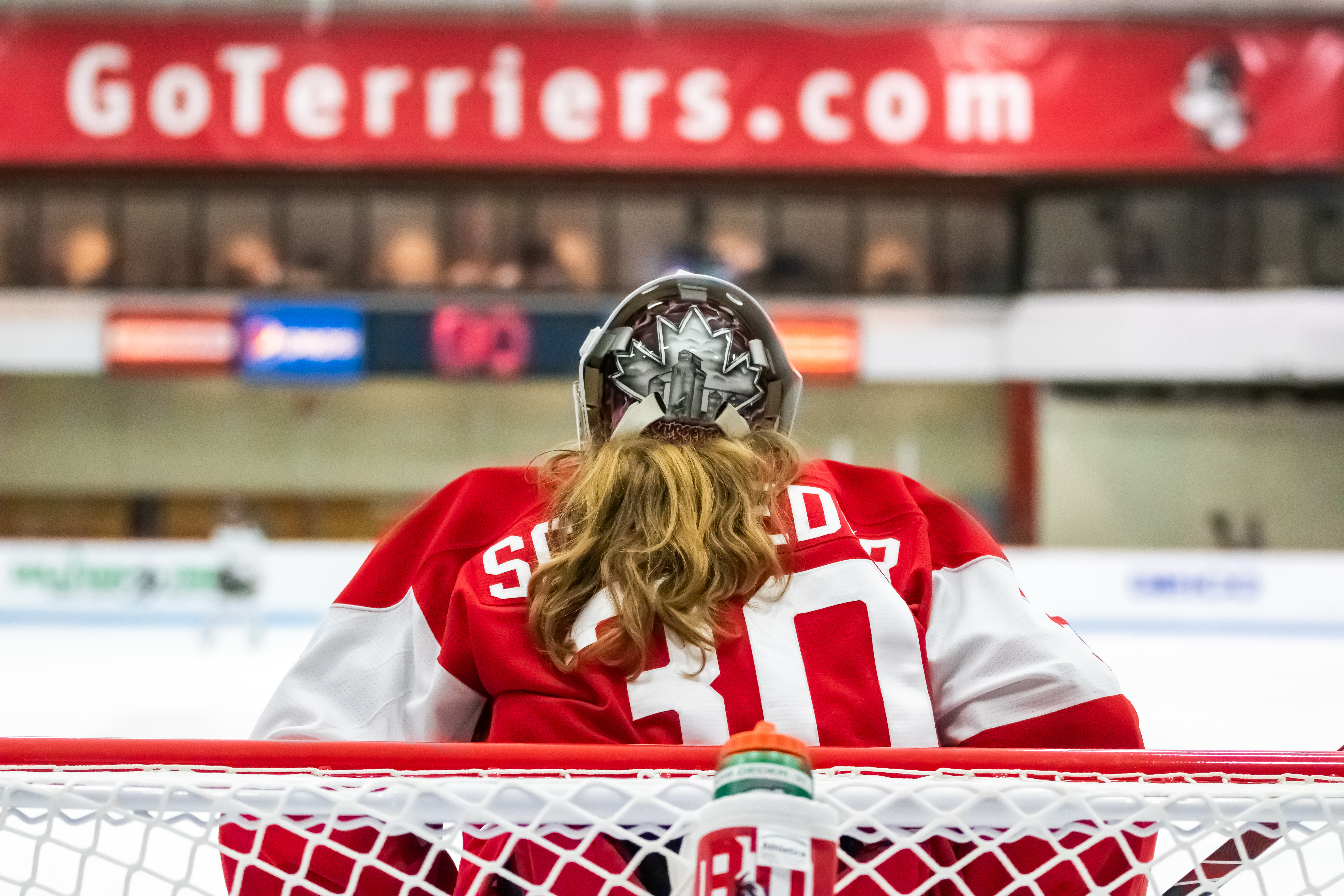 Women S Hockey Schroeder S First Career Shutout Comes In Weekend
